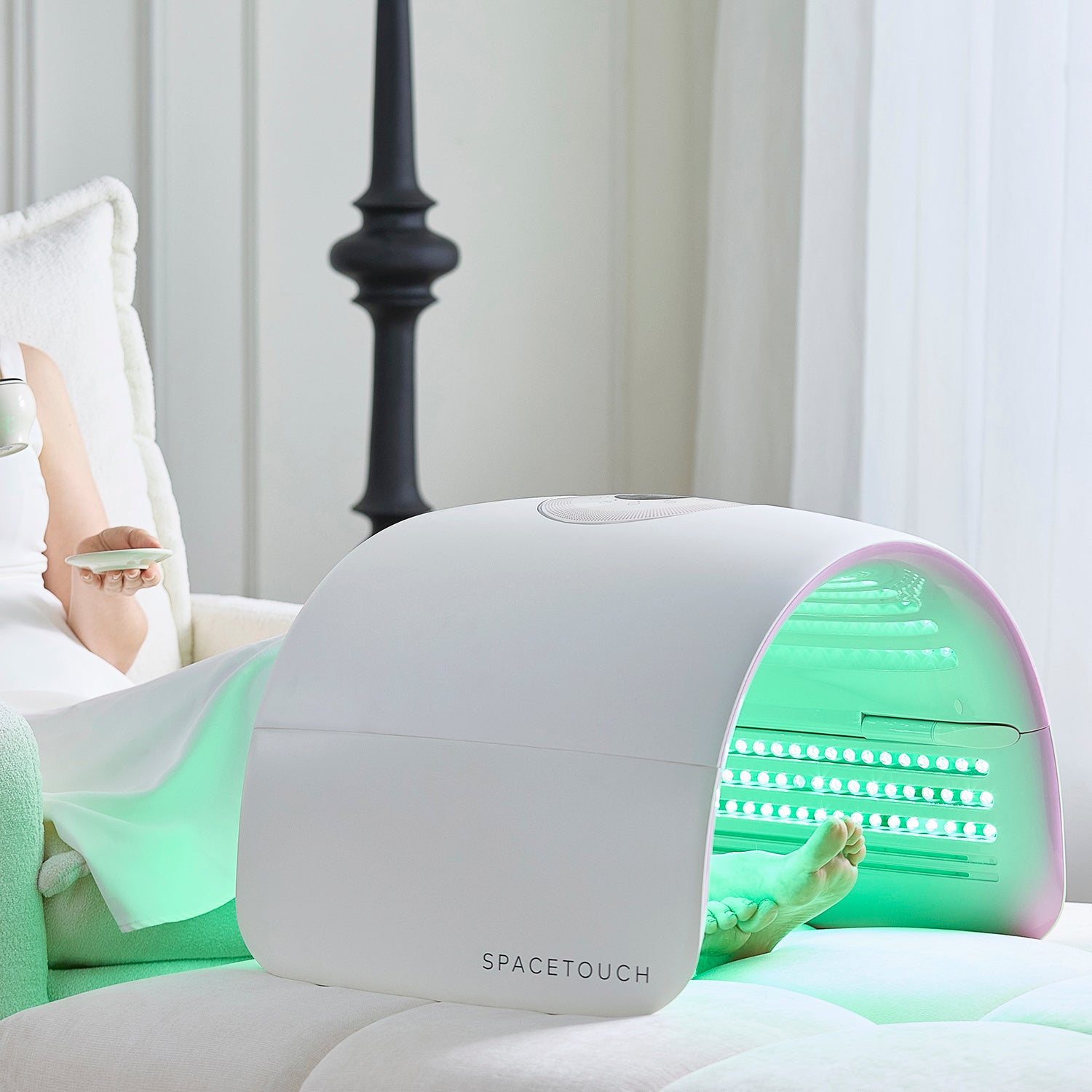 Cosmo | Full body LED Skin care device by Spacetouch